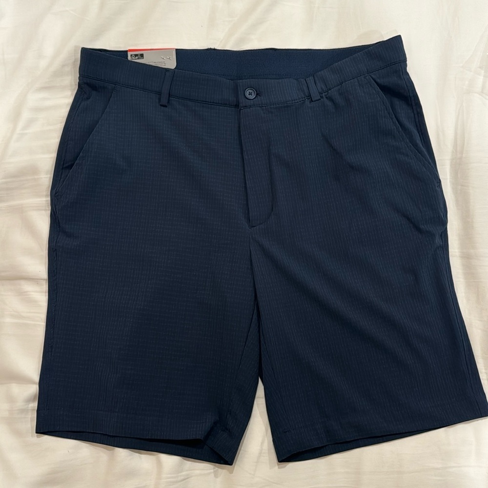 COPY - Greg Norman 9 inch stretch short,NWT!
